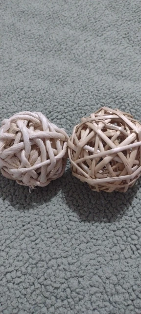 Grassy Fun: 7cm Braided Ball Chew Toy for Small Animals photo review