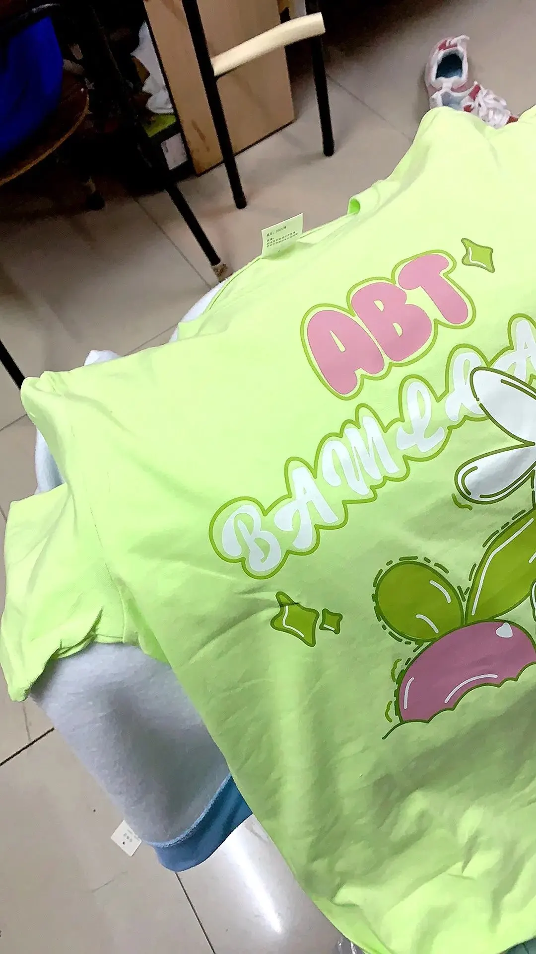 T-shirt imprimé lapin de dessin animé rétro japonais