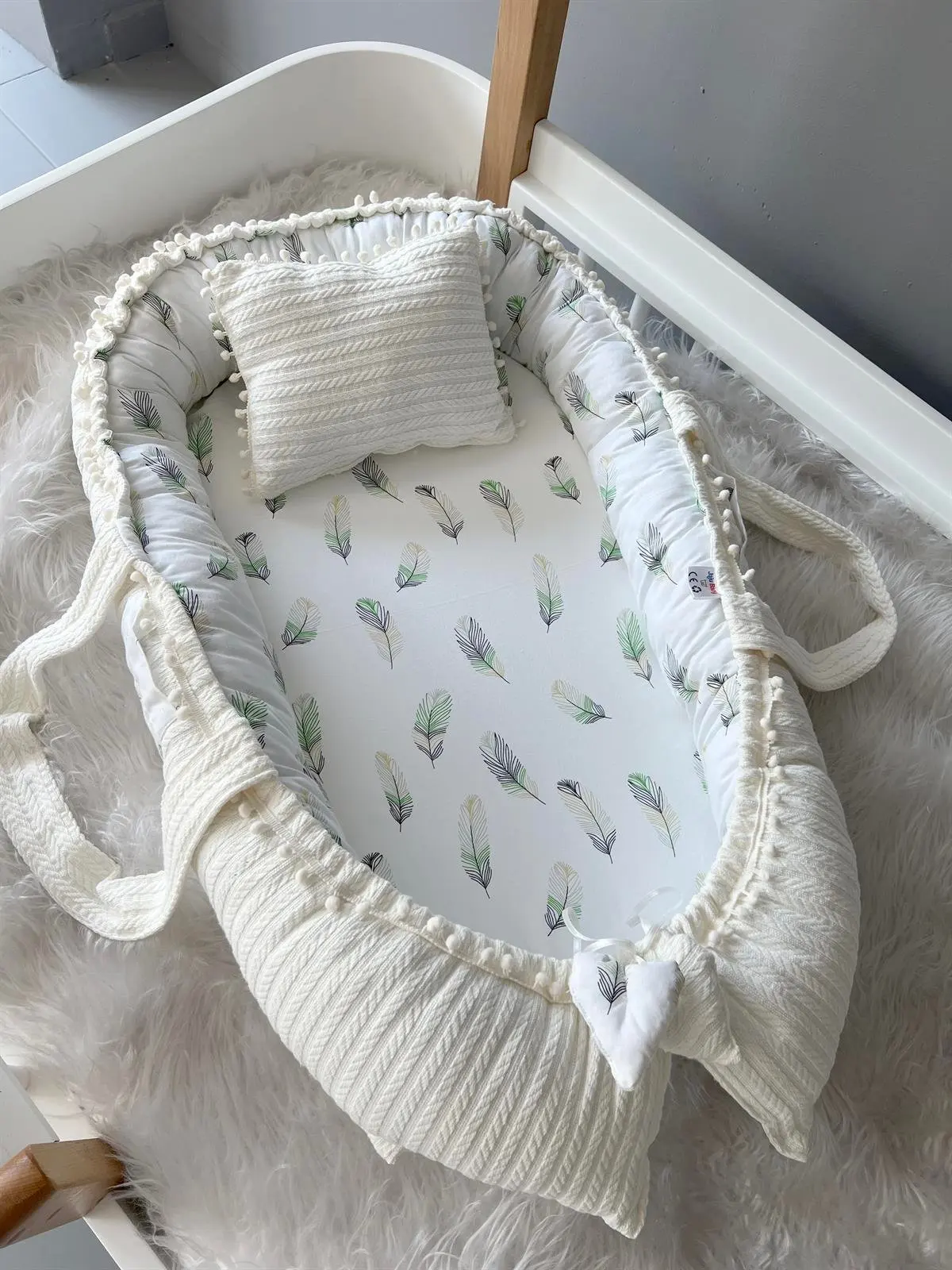 Baby Nest Knitted Fabric Feather Patterned Luxury Babynest