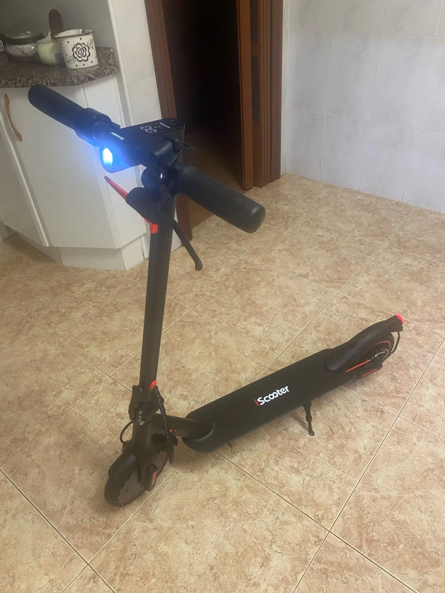 Scooter i9 Scooter Eléctrico 350W Scooter para Adultos 7.5Ah 30 km/h Scooter E Plegable 8,5 pulgadas Nido de Honeycomb Neumático más corto electrico photo review