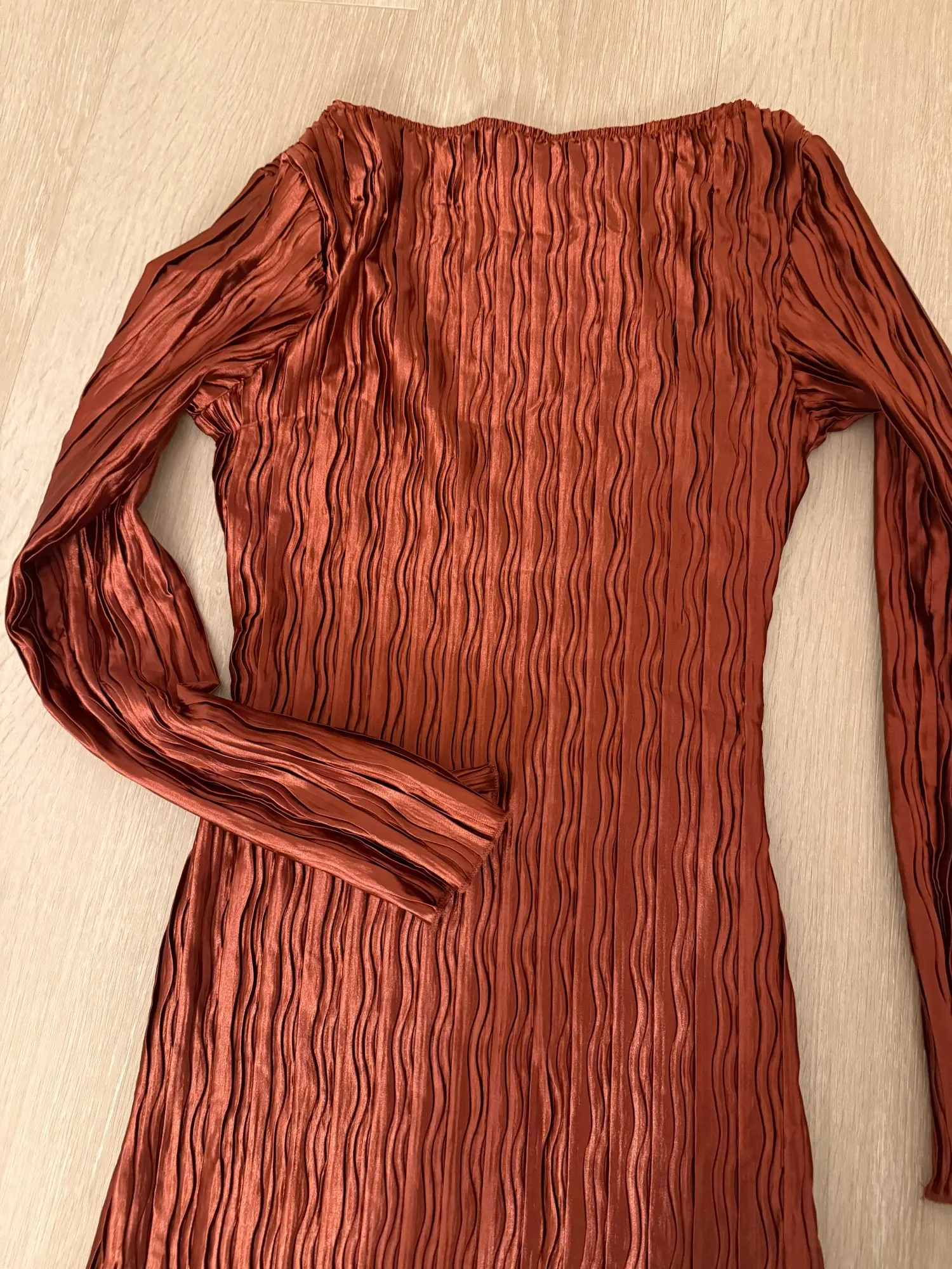 Chic Ruched Long Sleeve Mini Dress for Effortless Elegance photo review