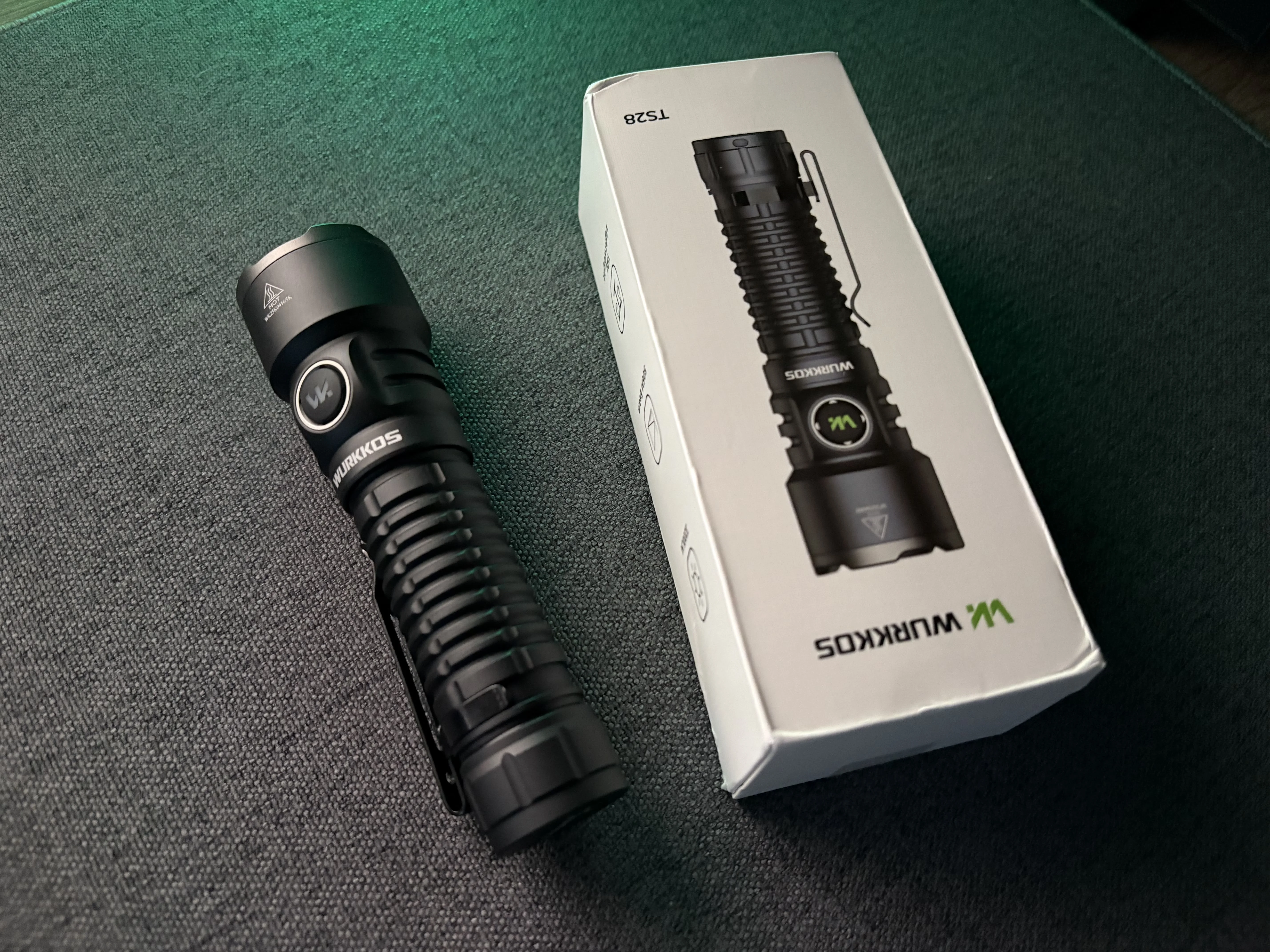 Wurkkos TS28 EDC Flashlight 3200 lm Rechargeable 21700 Battery 506m Beam Distance Magnetic Tail Cap Self-Defense Flashlight photo review