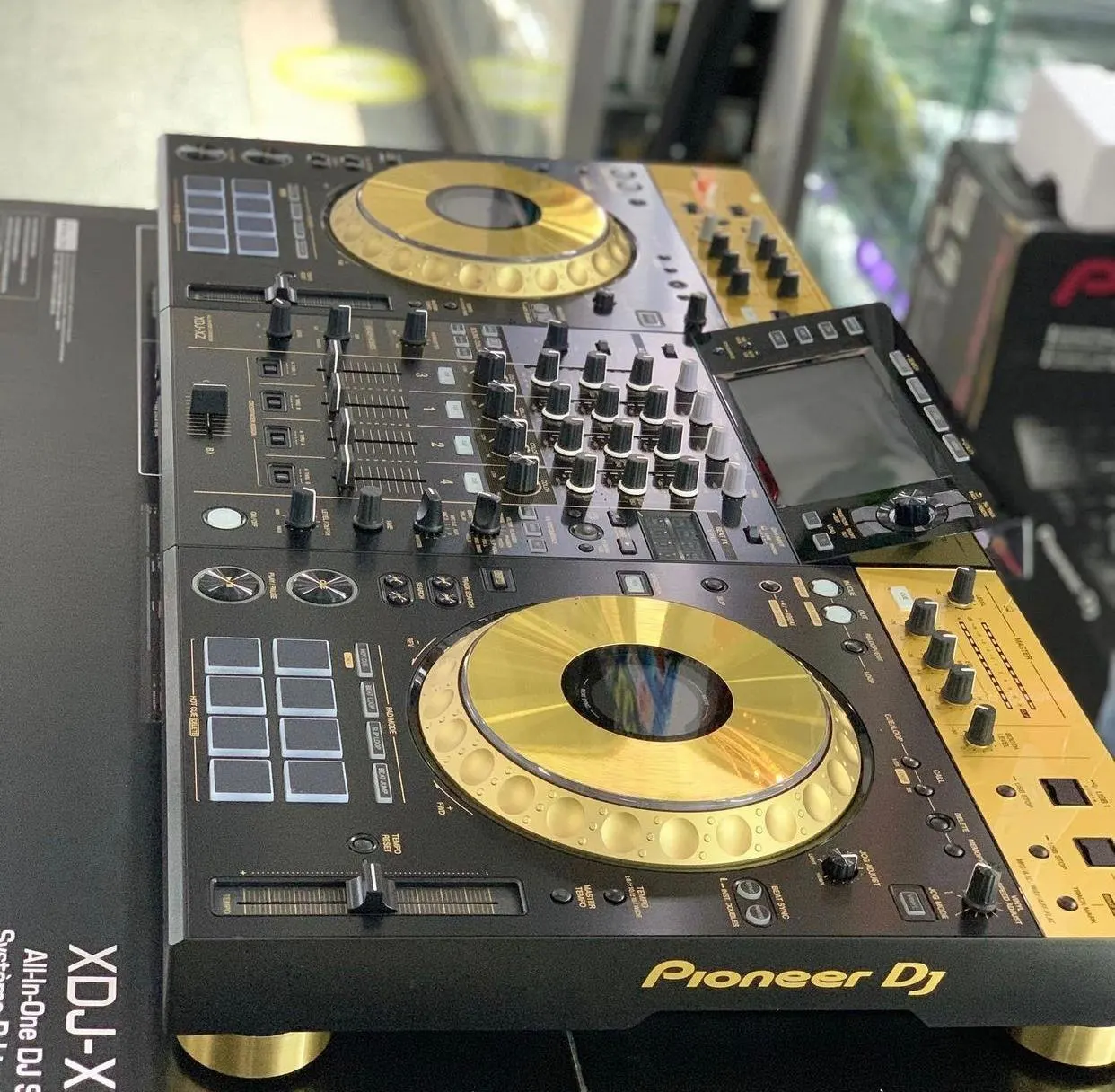 

Большая скидка на продажи Pioneer XDJ-XZ-N Limited Gold Все-в-одном DJ System