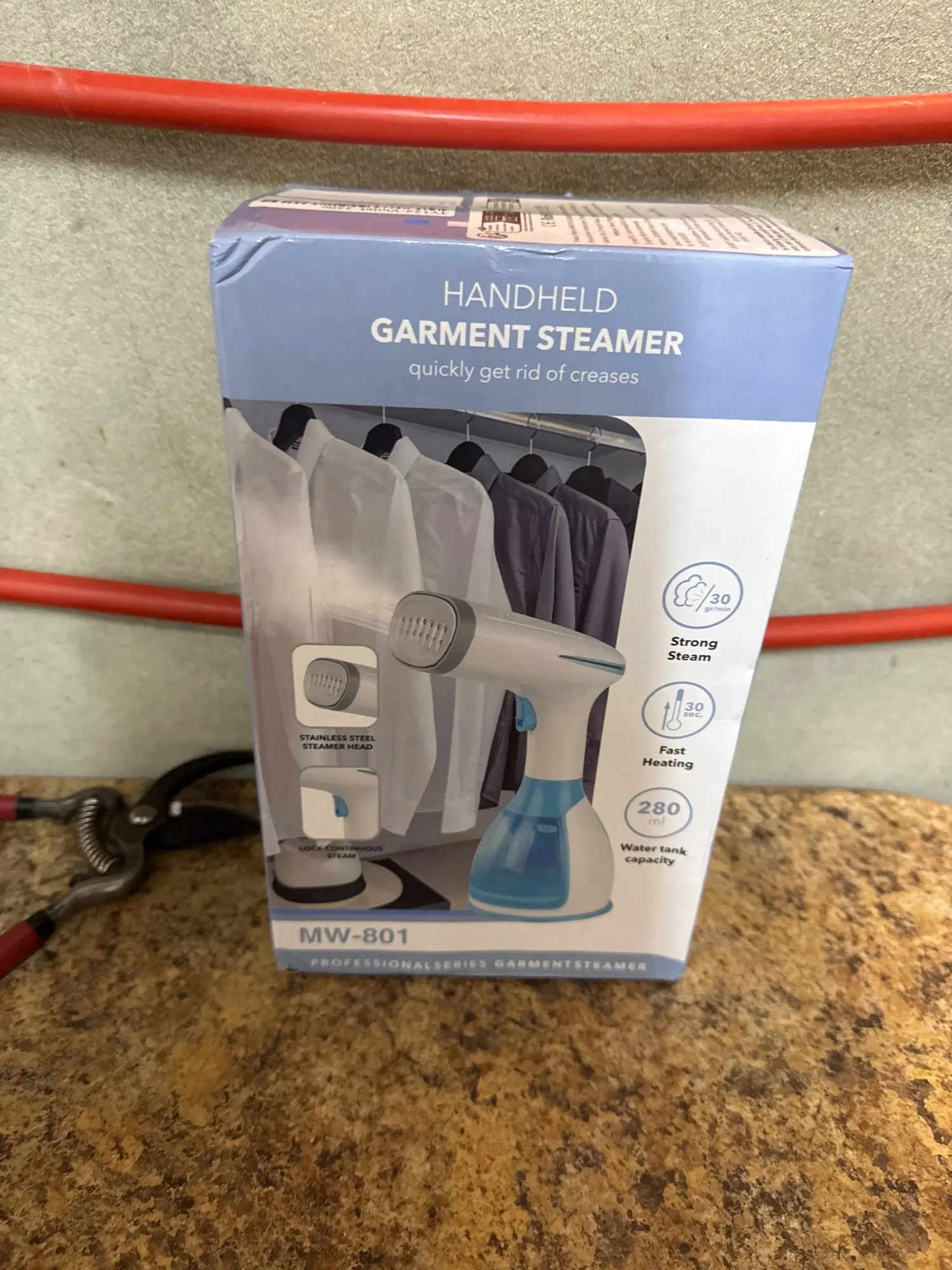 saengQ Handheld Garment Steamer 1500W Electric Household Fabric Steam Iron 280ml Portable Vertical Fast-Heat photo review
