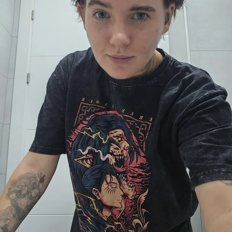 Vintage Anime T Shirt Washed Attack On Titan T Shirt Gym Pump Cover