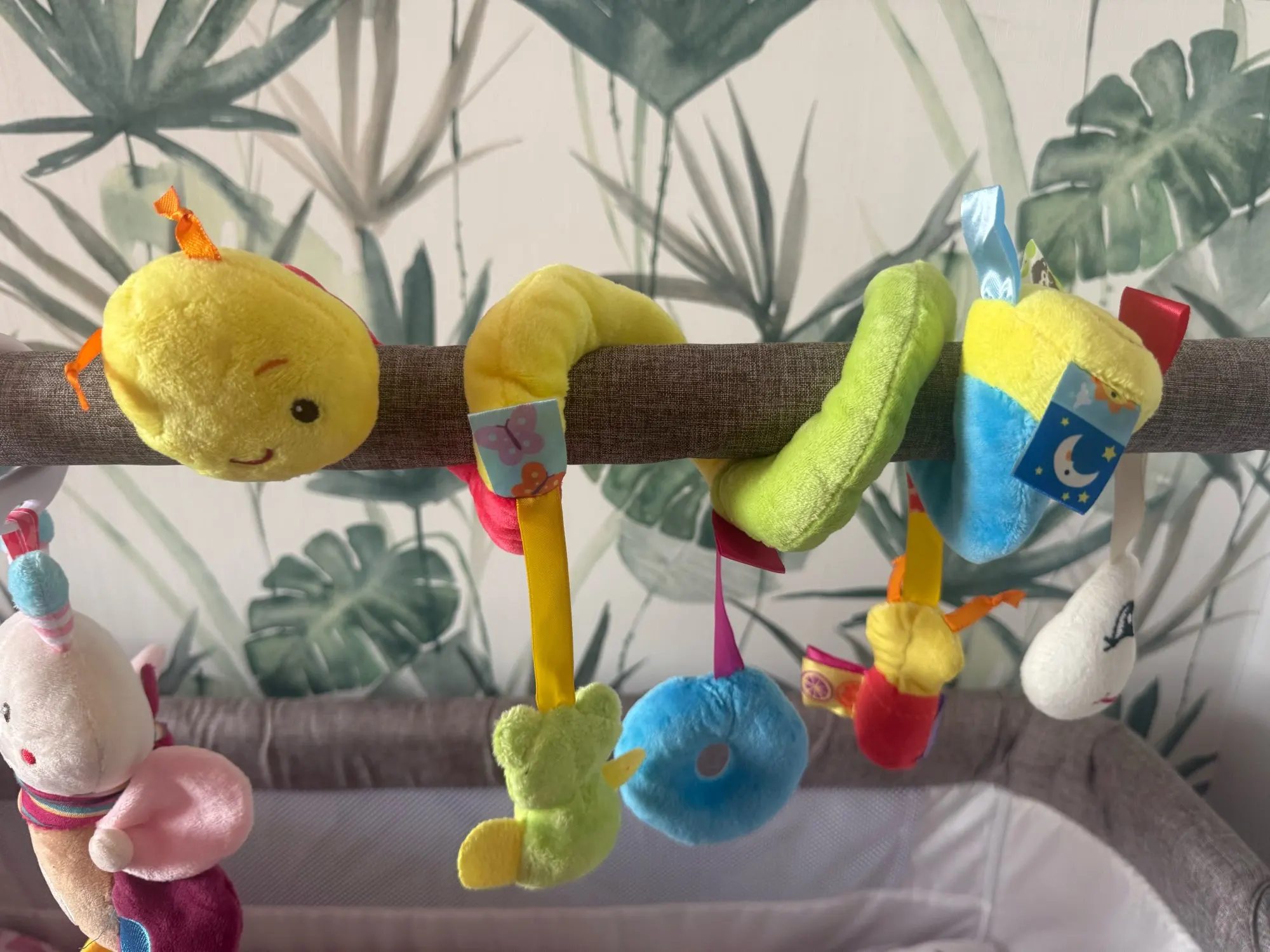 11pcs optional,baby crib bell rattle baby stroller hanging bell multifunctional pinch bright colors photo review