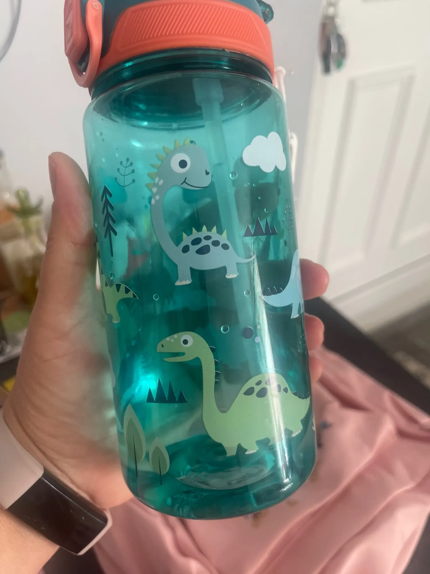 Botella de agua de dinosaurio de 600ml para niños, taza para sorber de agua con pajita de silicona, botellas de agua de plástico a prueba de fugas, taza de agua de verano para niños photo review
