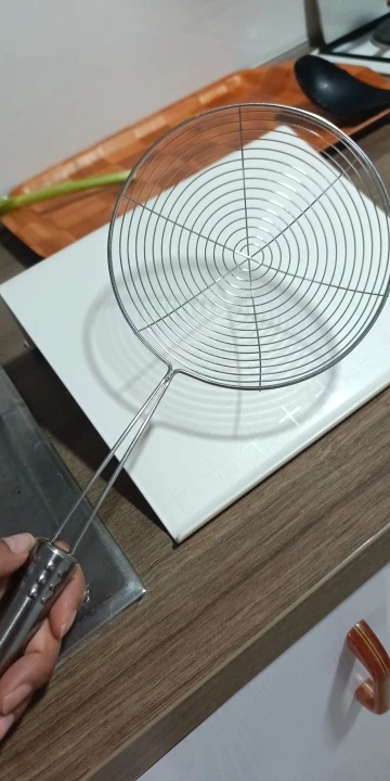 3 Size Set Stainless Steel Colander Household Noodle Dumpling Hot Pot Filter Screen Pearl Line Drain Large Fried Strainer photo review