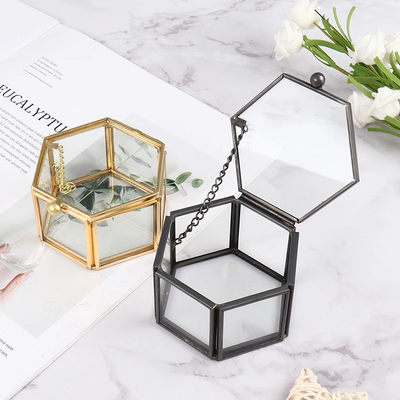 1PC 8*7*4.5cm Tranpartent Geometrical Glass Jewelry Box Hinged Top Lid  with Metal Chain Jewelry Organize Holder Ring Box 2