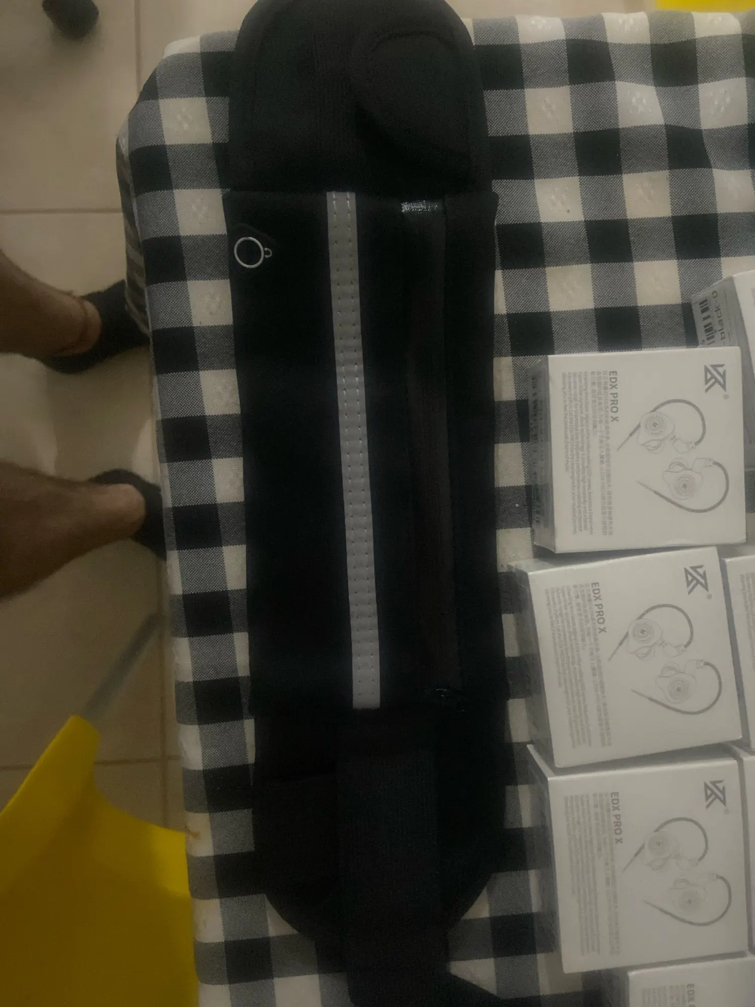 Pochete Esportiva cintura Preta porta celular garrafa utensílios para Corrida Preta photo review