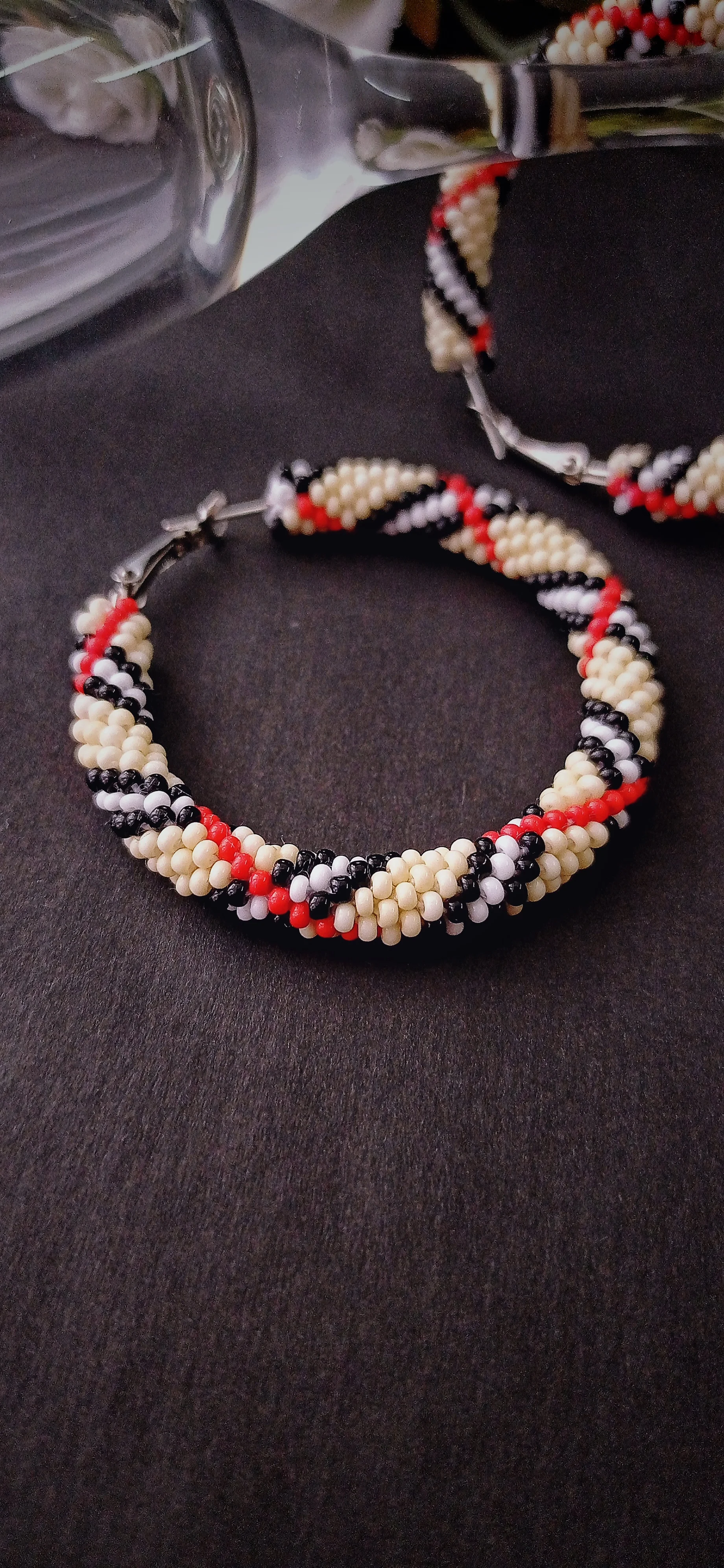 Рисунок 4 - Серьги Burberry