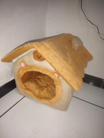 Casinha de Luxo para Gatos com Orelhas de Urso de Pelúcia | Tenda Semi-Fechada Anti-Ansiedade para Animais de Estimação com Almofada Removível | Para Gatos de Interior de até 3,6 kg photo review