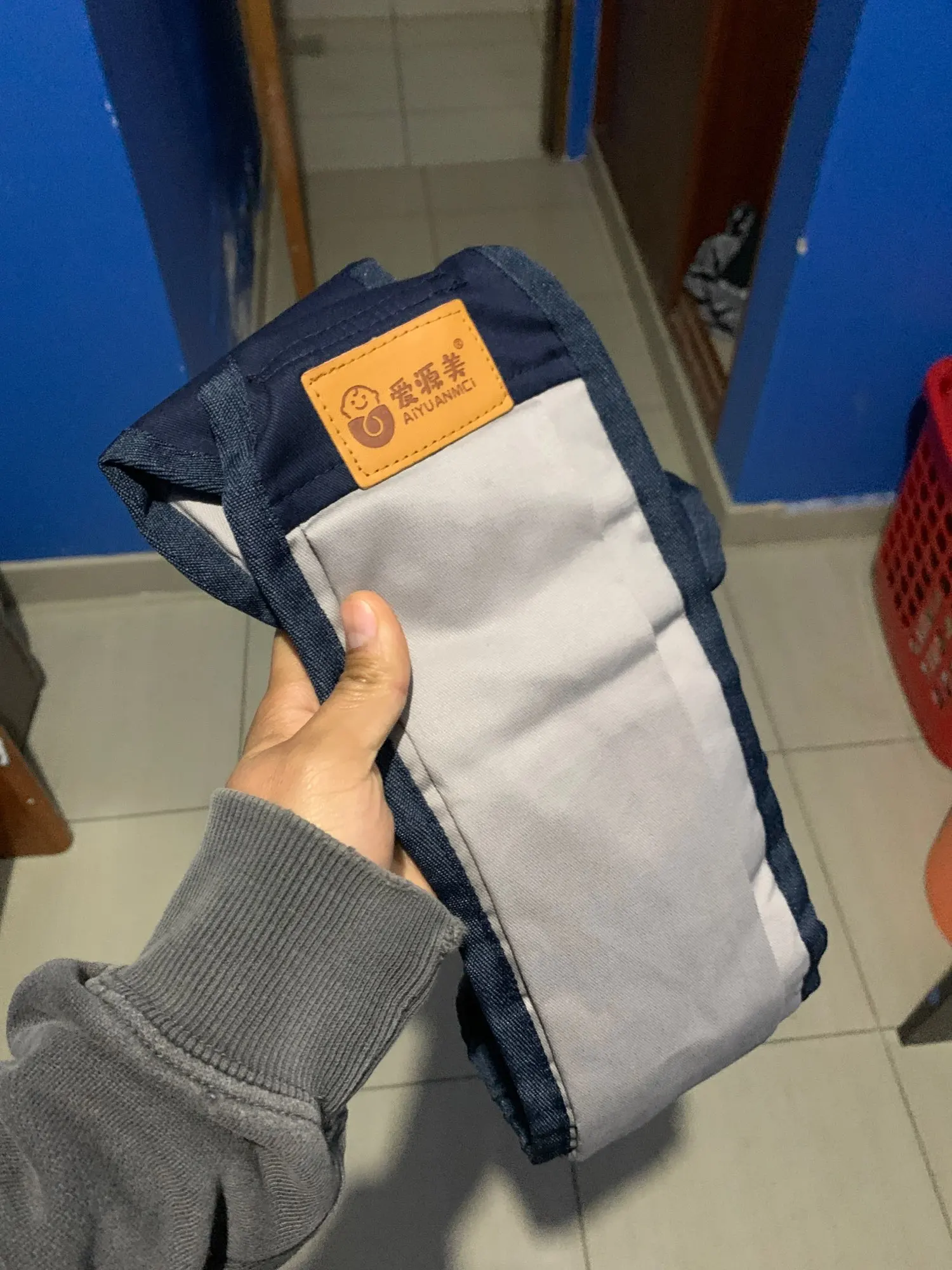 Old One-handed Baby Carrier photo review