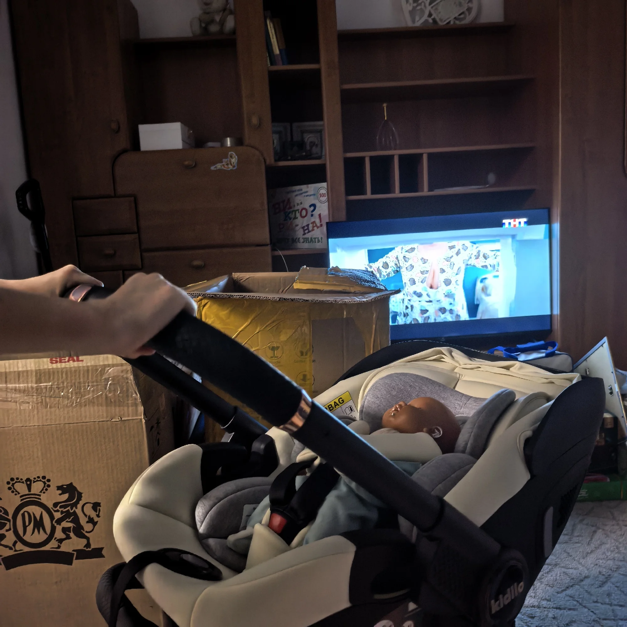 Portable Four-Wheel Stroller with Newborn Sleeping Basket & Safety Seat photo review