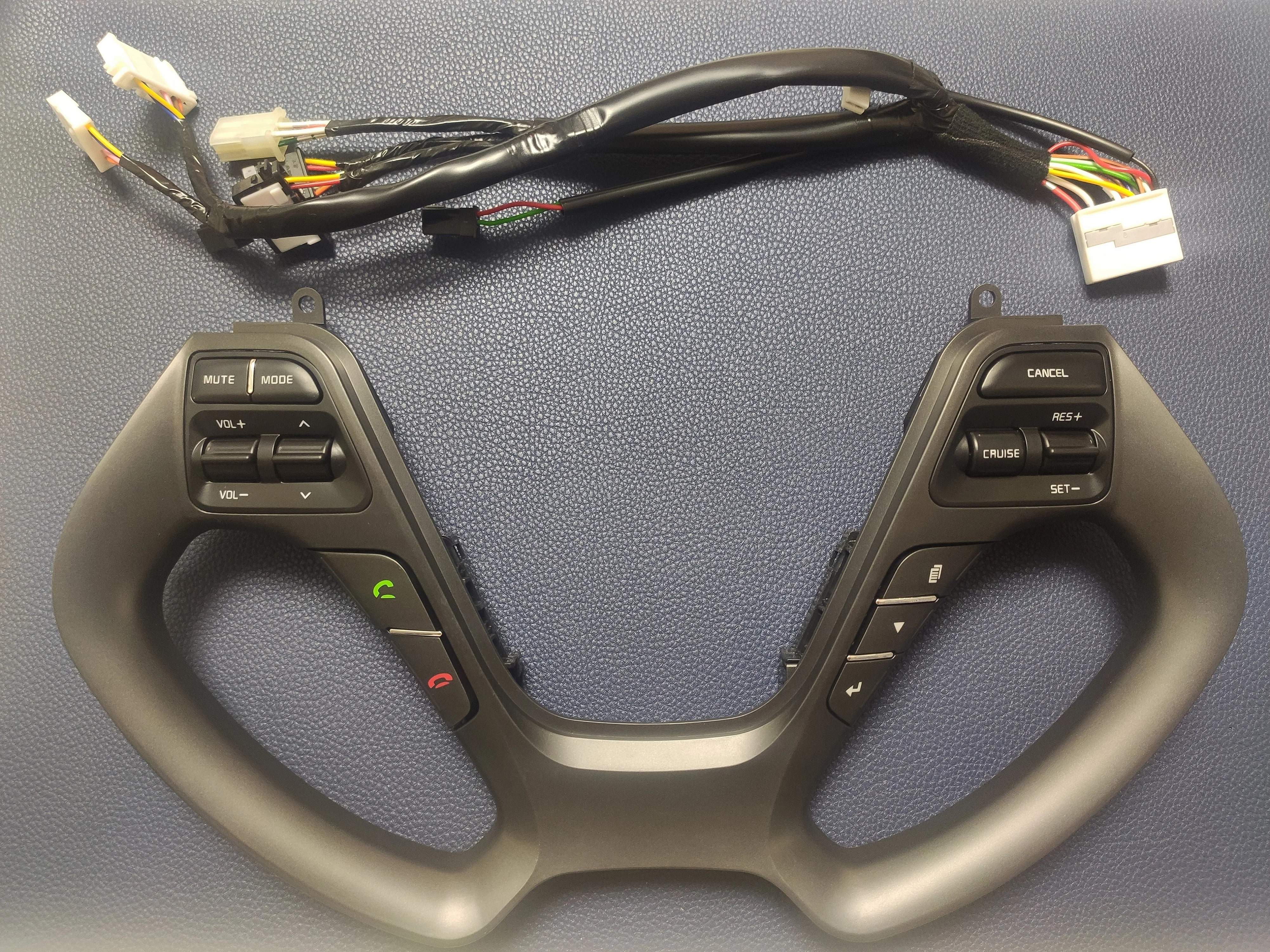 Мультируль kia ceed jd. Кнопки руля ceed jd. Руль kia ceed 2015 год. Блок кнопок руля kia ceed 2. Кнопки руля ceed jd.