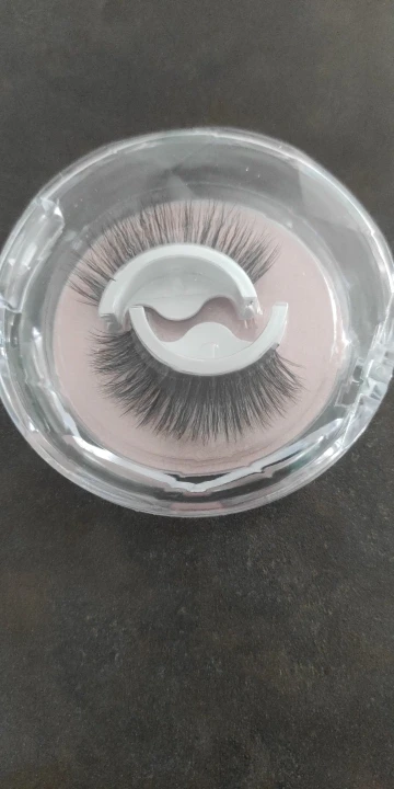 GlazyLash Reusable Adhesive Eyelashes