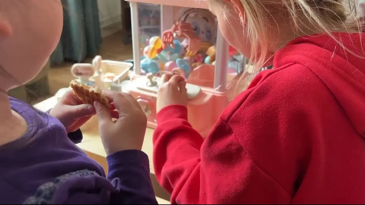 Mini Claw Catch Toy Crane Machine photo review