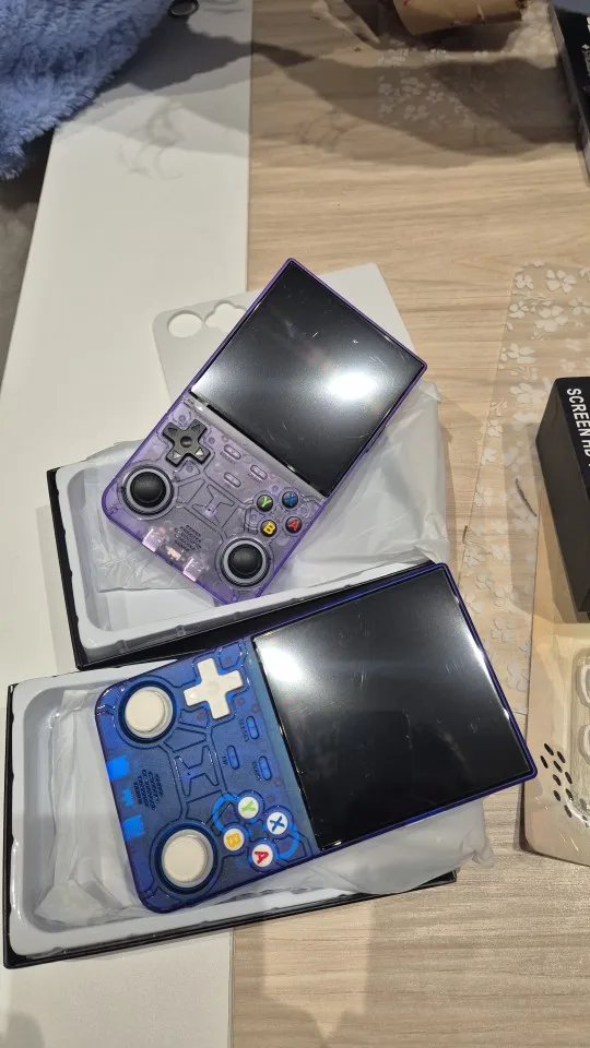 R36 ULTRA photo review