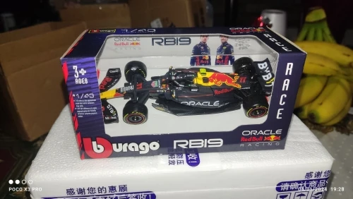 Bburago 1:43 F1 Model Car Mercedes Ferrari Redbull Racing SF23 AlpineA523 AlfaC43 Metal Diecast Verstappen Collectible Miniature photo review