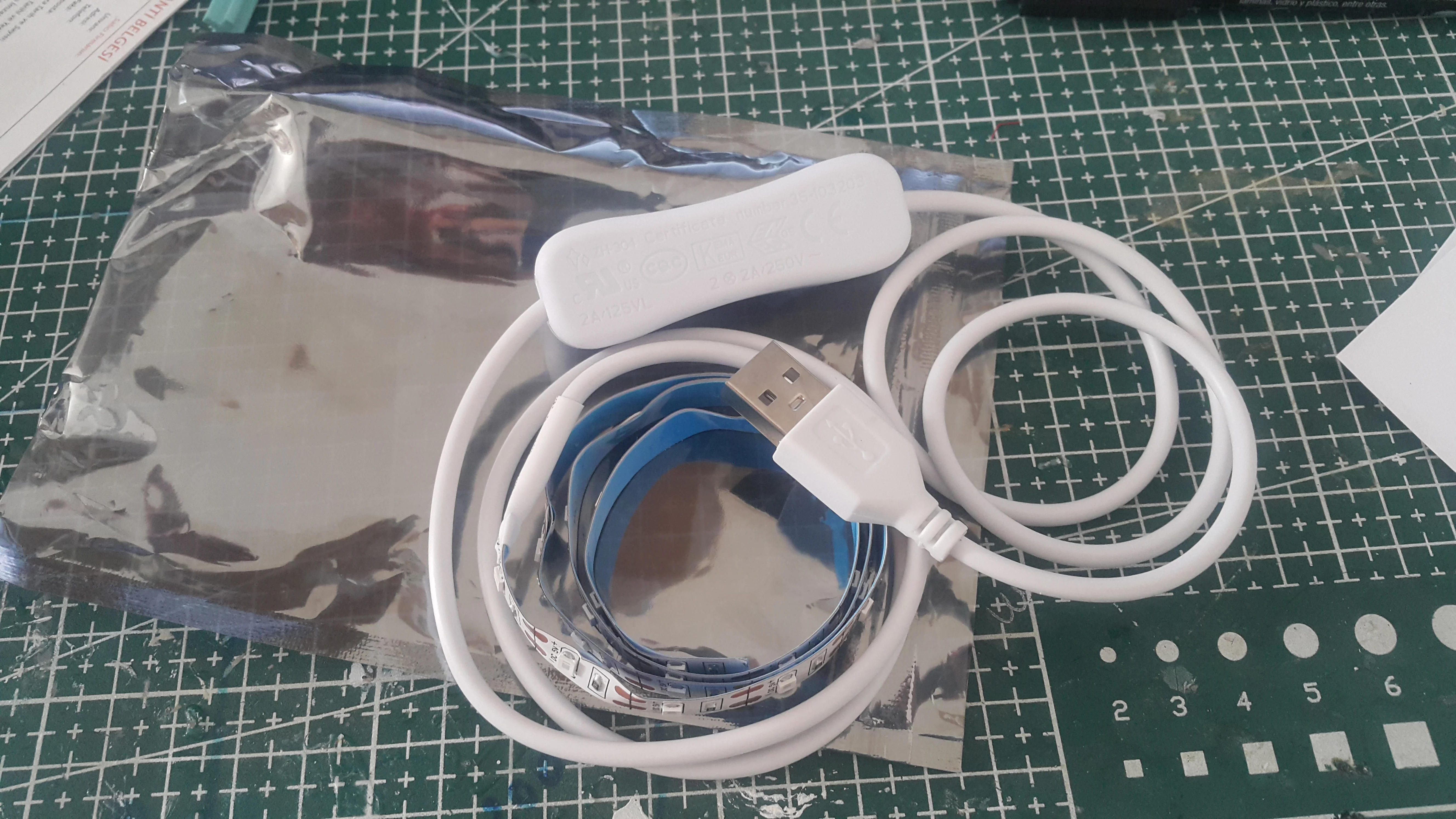 5V LED Strip USB 2835 with Switch Controller photo review