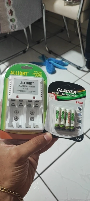 Kit Carregador De Pilhas E Pilhas Recarregáveis AA AAA - Neverdie Store photo review