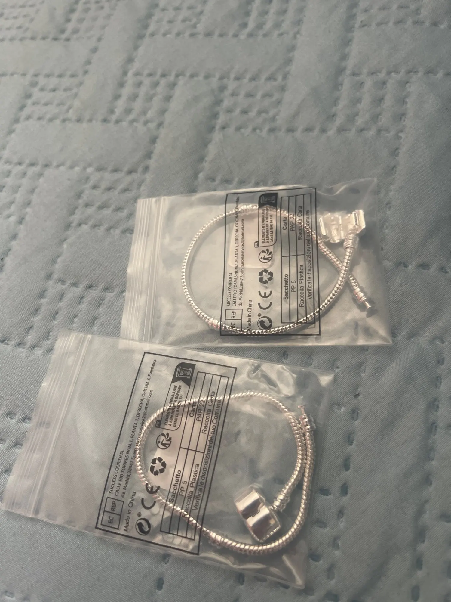 Joyería fina Original hecha a mano de lujo, pulsera de plata de ley 925 con dijes, pulseras suaves y lisas de hueso de serpiente para mujer photo review