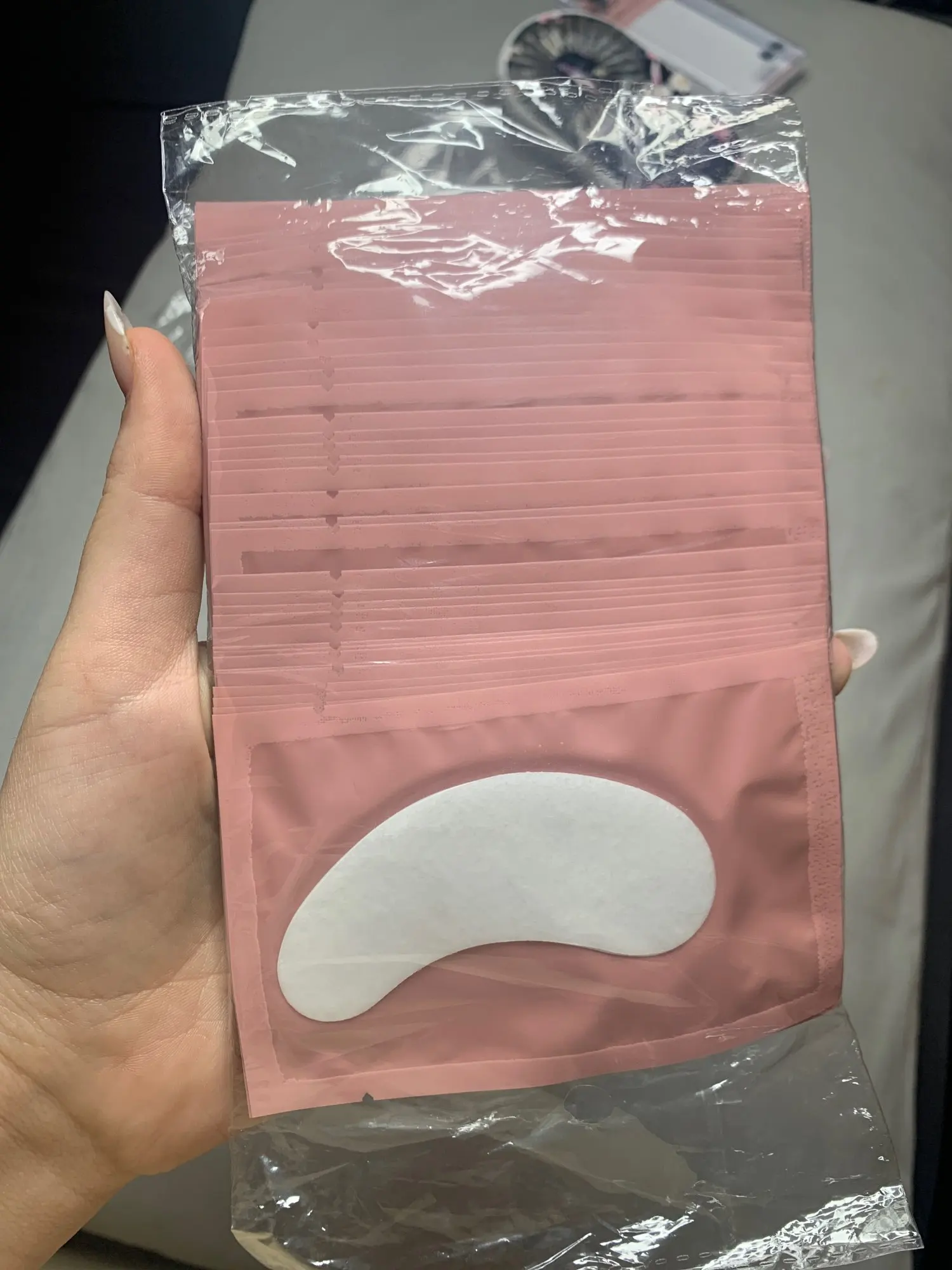 100 par/pack Nya Eye Pads papperslappar Ögonfrans under ögonkuddar Lash Ögonfransförlängning Papperslappar Ögontips Dekalinpackningar Sminkverktyg