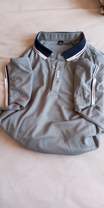 Urban Chic Men's Polo Shirt: Sleek Grey with Classic Striped Trim Detail photo review