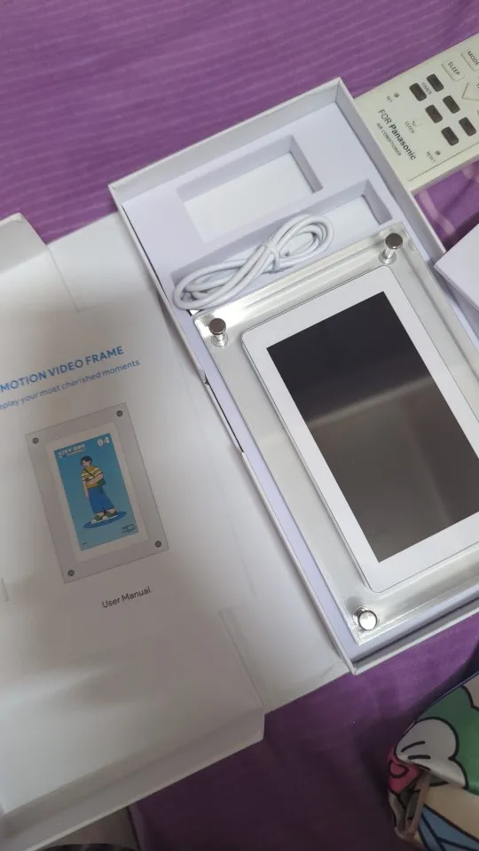 Retrato Digital Photo Frame Vertical Display