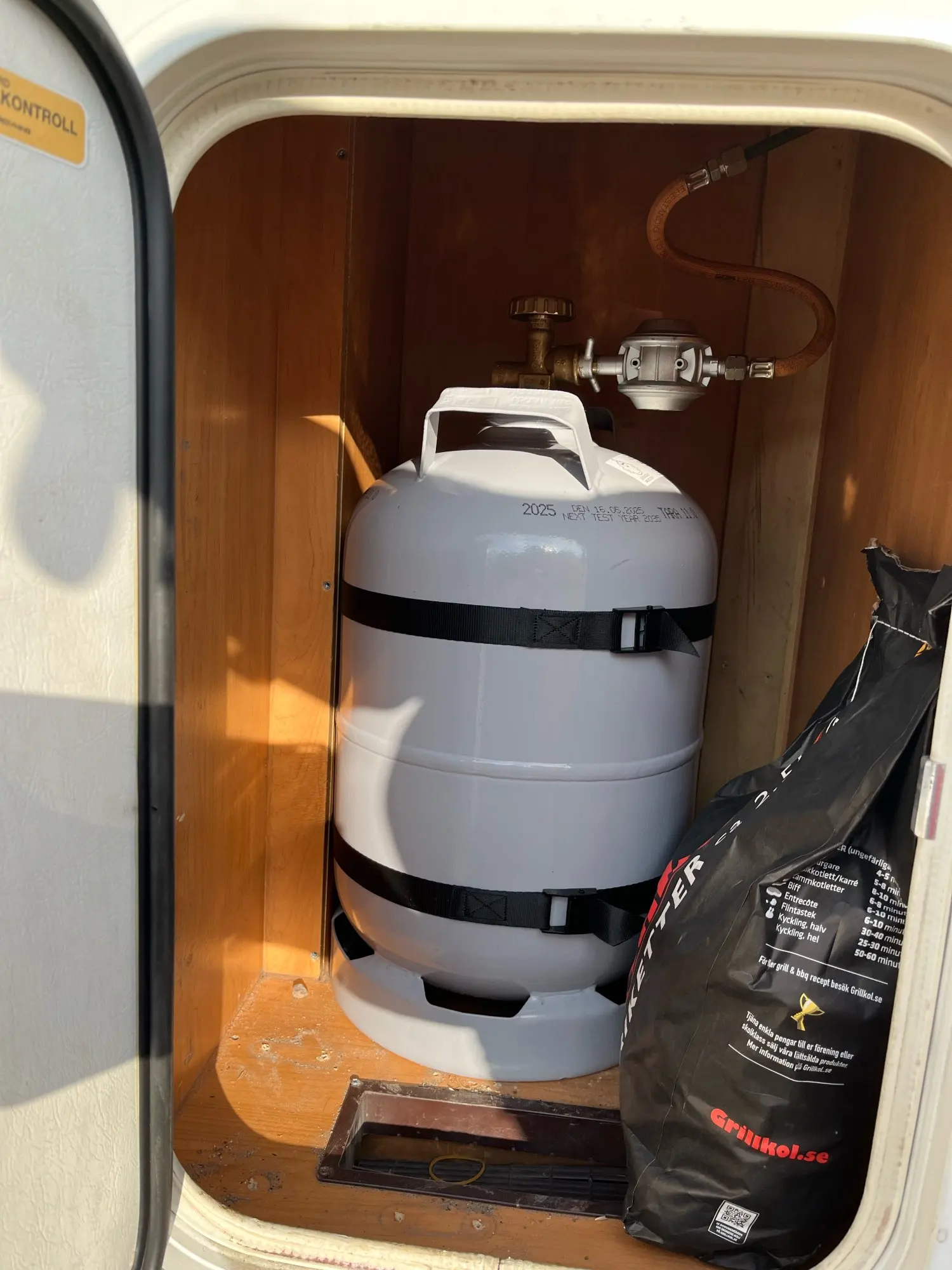 Support Mural Pour Bouteille De Gaz - En ABS Bleu - Pour Camping-car, Caravane, Atelier - Capacité 5 Kg, Avec Sangle Ajustable - 3