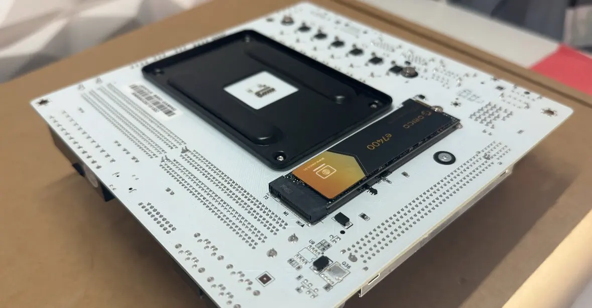 ORICO e7400 PCIe4.0 M.2 NVMe SSD PS5 7400MB/S Internal Solid State