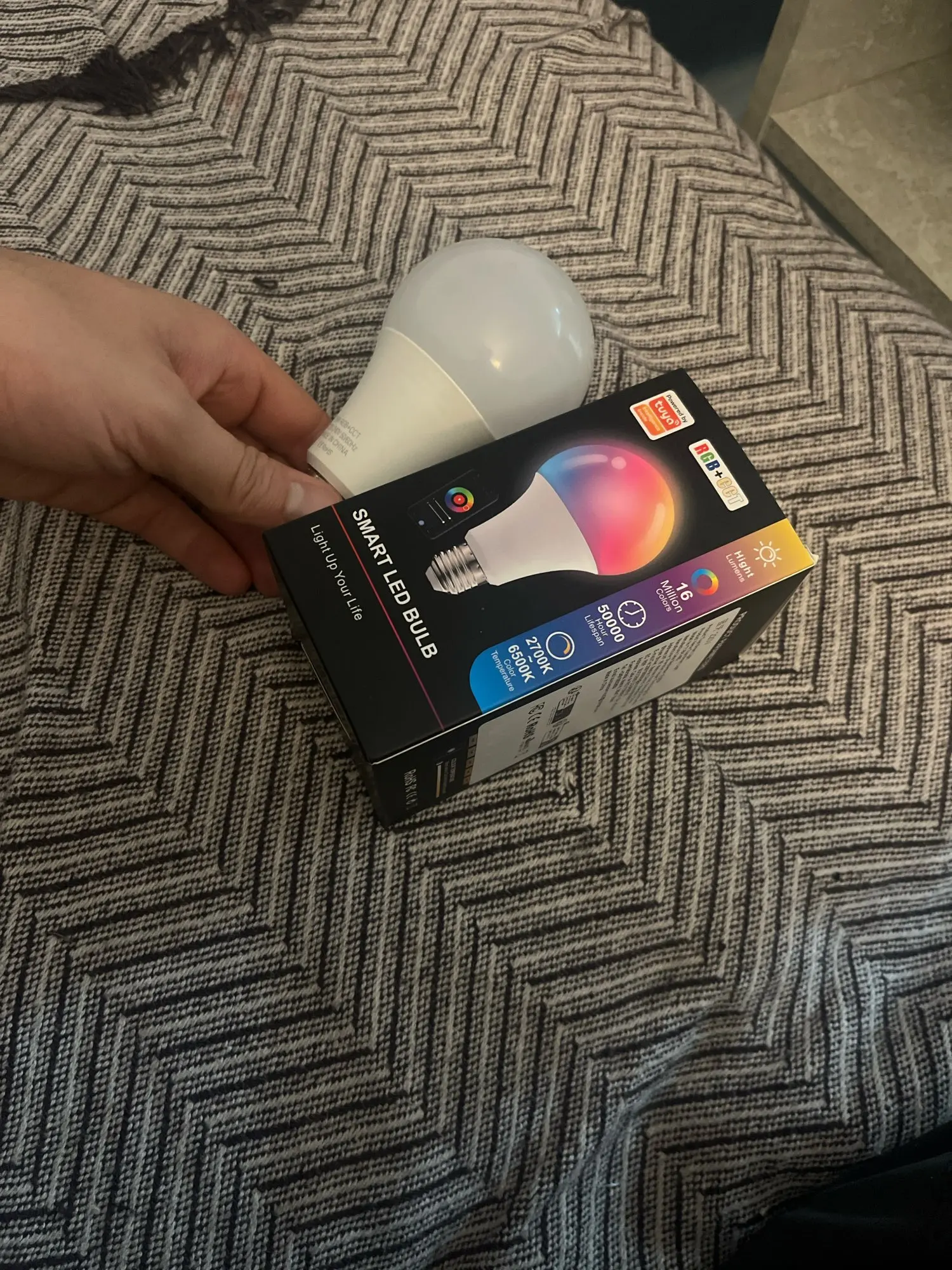 TNCE Tuya E27 Bombilla con Bluetooth/WIFI/Zigbee, luz LED regulable, 2700-6500k RGB, aplicación Smart Life, voz con Alexa Google Home photo review