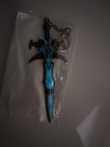 WOW World of Warcraft Frostmourne Keyring Keychain High Quality Game HearthStone Key Chain Sword Hammer Axe Weapon Key Rings photo review
