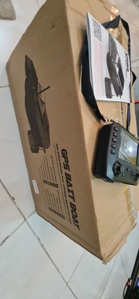 V080 Carbon Fibre GPS Remote Control Bait Boat 150 Locating Points 2KG Load Auto Return 12V Night Fishing Carp Boat Fish Finder photo review