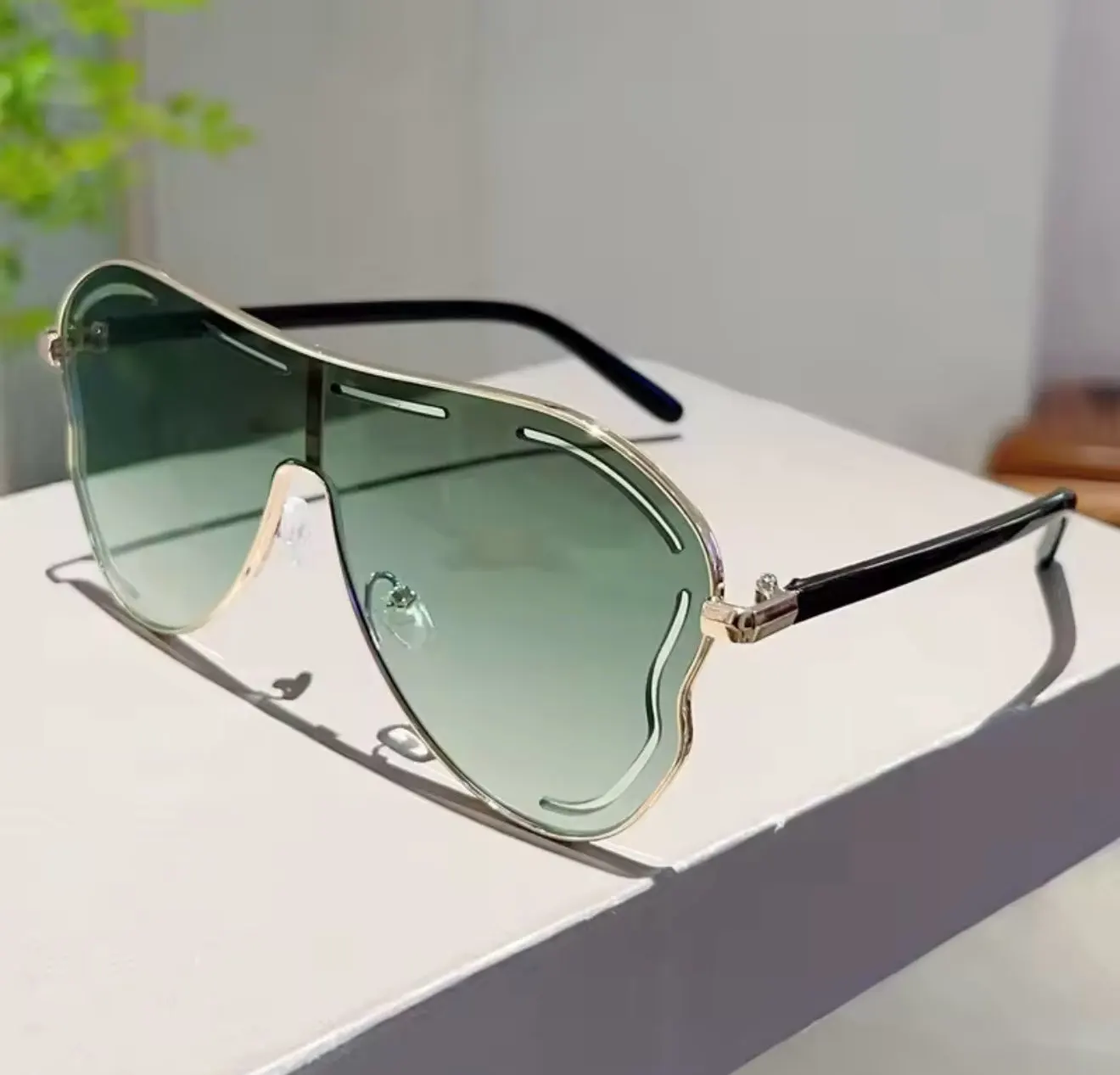 Oversized Shield Punk Sunglasses - Women's One-Piece Metal Frame Eyewear photo review