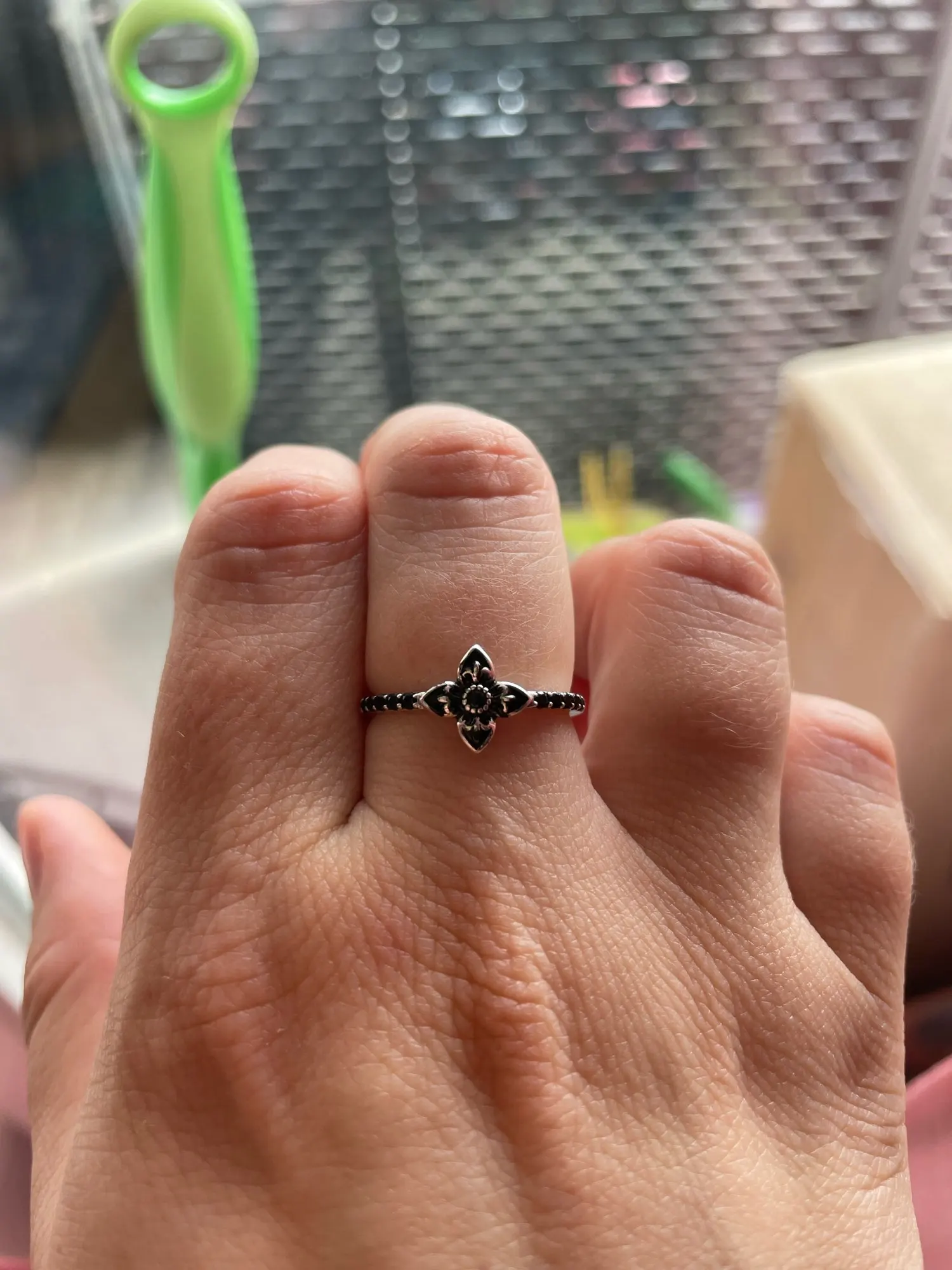 Black Flower Ring