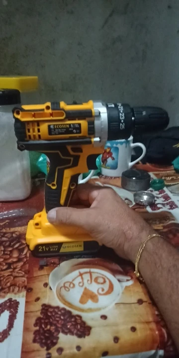 Furadeira e Parafusadeira Elétrica 21V com 2 Baterias Recarregáveis