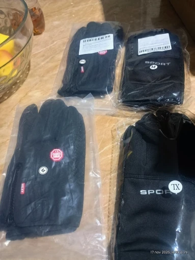 Winter Gloves For Men Women Touchscreen Warm Outdoor Cycling Driving Motorcycle Cold Gloves Windproof Non Slip Gloves photo review