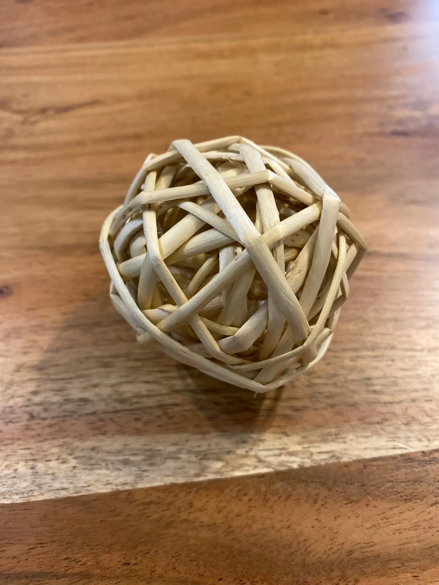 Grassy Fun: 7cm Braided Ball Chew Toy for Small Animals photo review