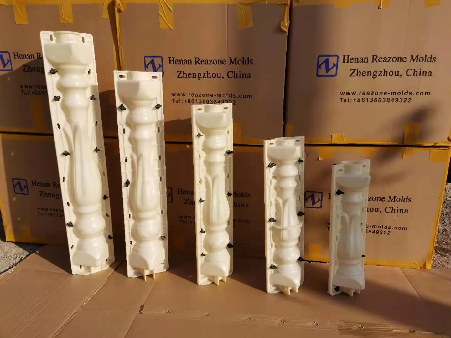 Concrete baluster mould