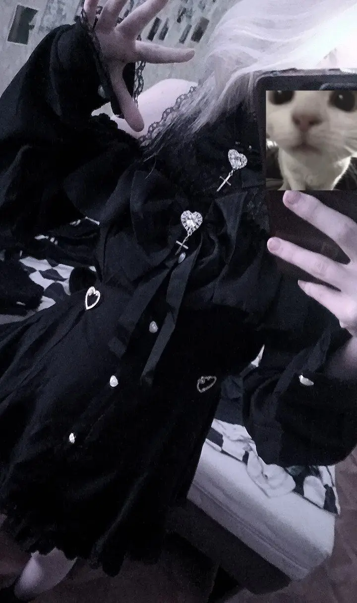 Noir Heart Ruffle Cold-Shoulder Coord photo review