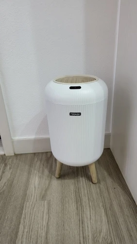 Smart Motion Sensor Trash Can for Home & Office photo review