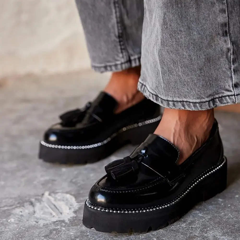 

College Real Leather Patent Leather Applique Stylish Flat Thick Plastic Sole Black Loafer Casual Shoes Oxford