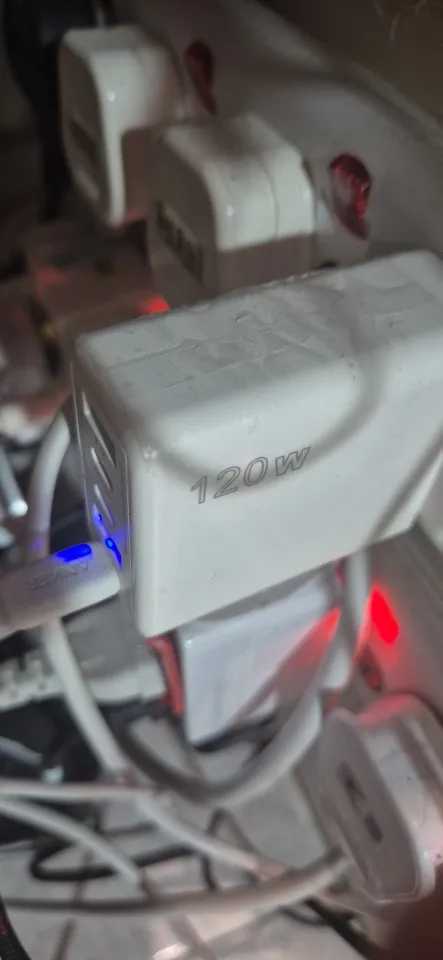 120W Multi Ports USB Charger Fast Charging Type C Mobile Phone Charger photo review