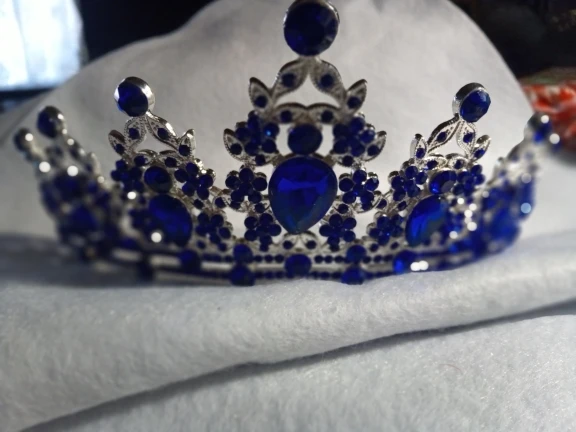 Crystal Silver Color Wedding Crown photo review