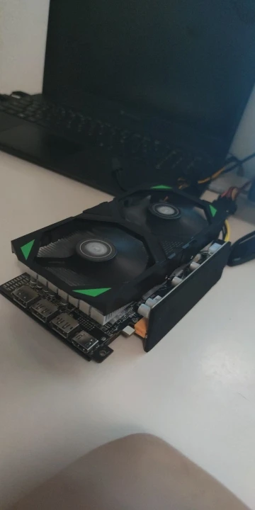 USED GAME REVOLUTION AMD RX 580 8GB GDDR5 256bit Black GPU photo review