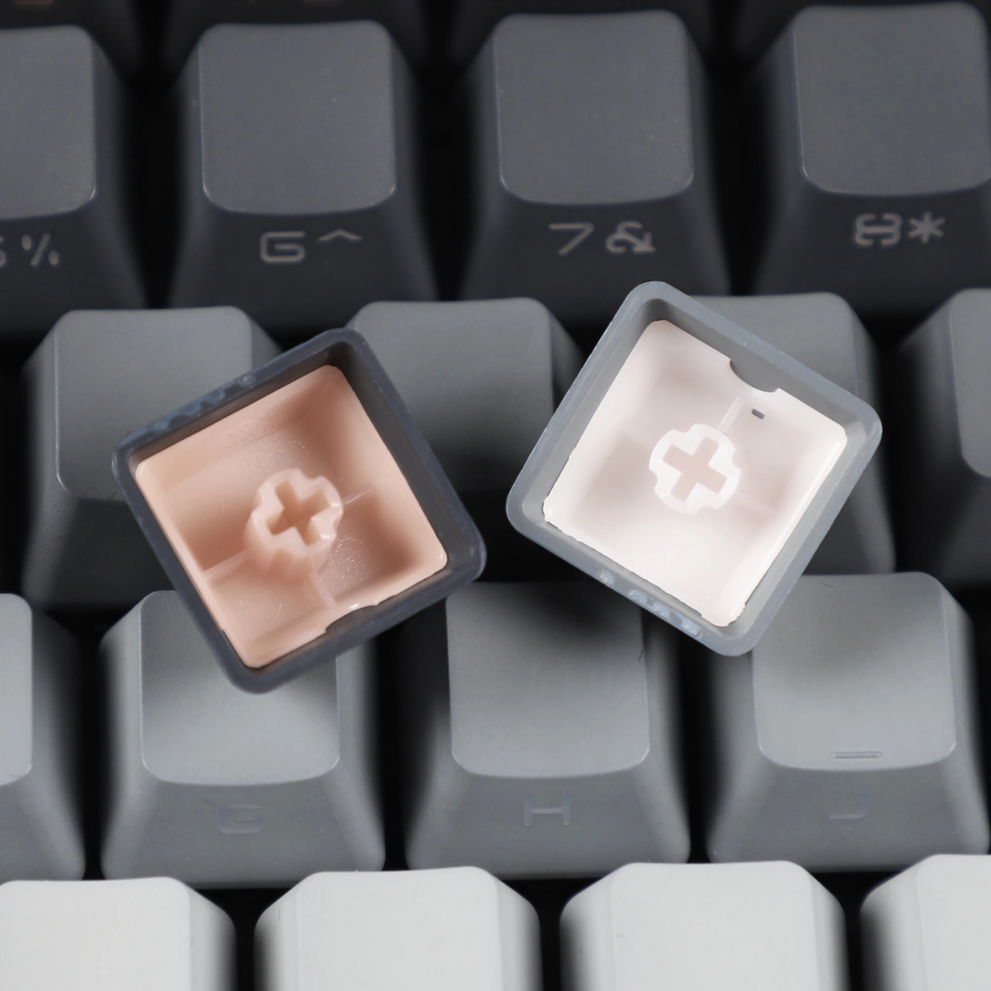 lado-iluminado brilhar através de teclados retroiluminados para