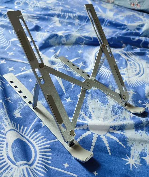 Suporte De Alumínio Ajustável/Regulável Para Notebook E Macbook Escritório photo review