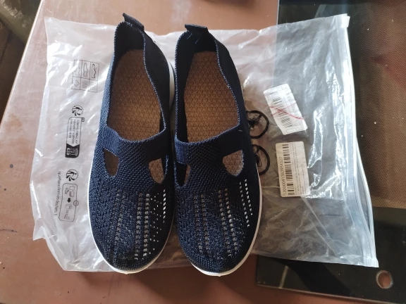 Zapatillas de deporte transpirables de Color sólido para mujer, zapatos para caminar ligeros sin cordones con suela suave, zapatos informales de punto bajos photo review