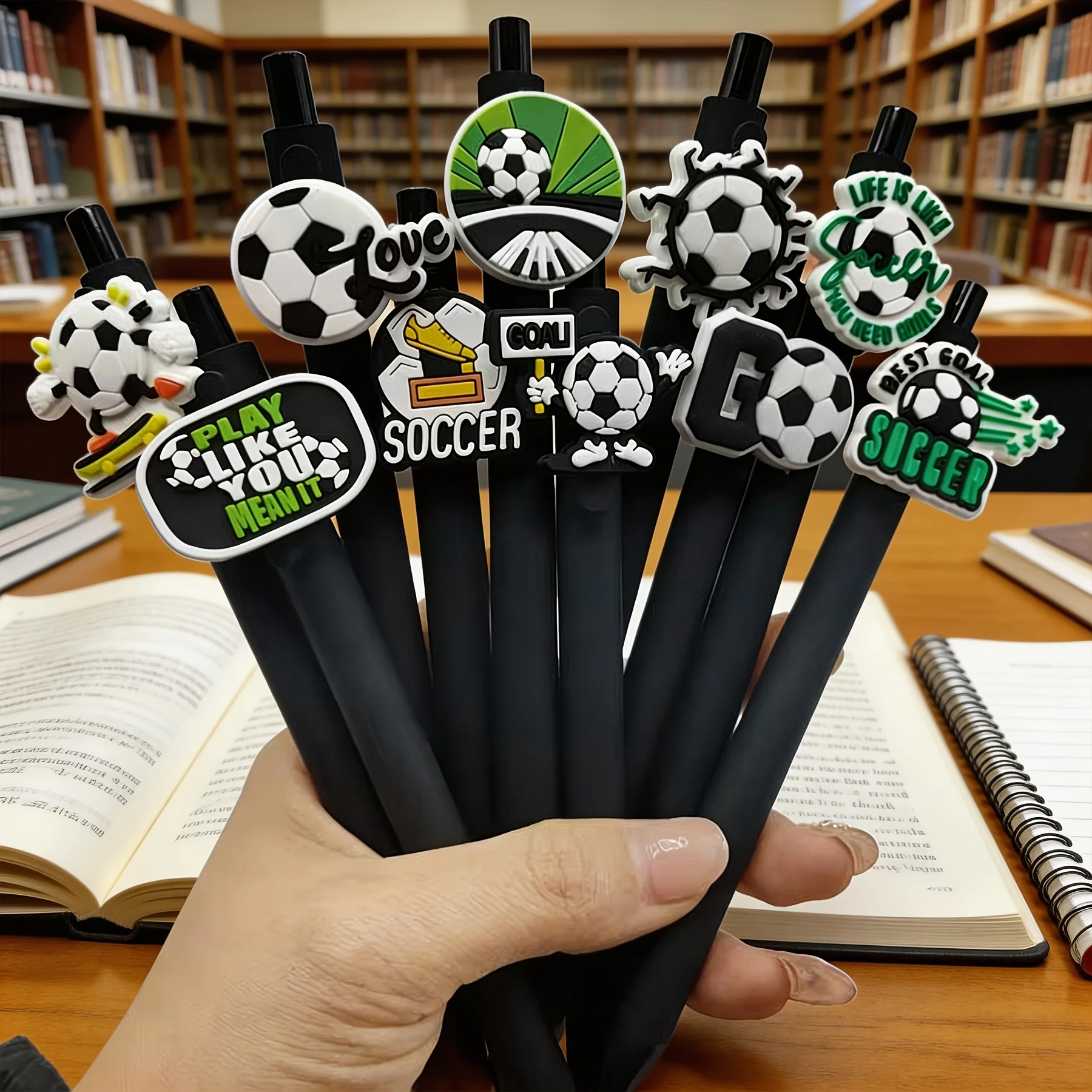 5개입, 랜덤 스타일, 창의적인 축구 테마 볼펜, 축구 테마 젤 펜, 독서용품, 프레스형 젤 펜, 학생 시험용 볼펜, 랜덤 스타일, 검정 잉크로 부드럽게 쓰기, 명절 선물로 제격. 축구 문구류 | 축구